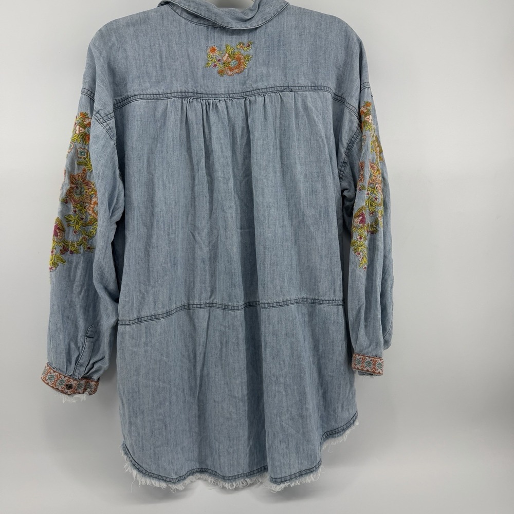 Sundance Blue Chambray Embroidered Floral Button Tunic Shirt Women's Size L - Picture 3 of 9